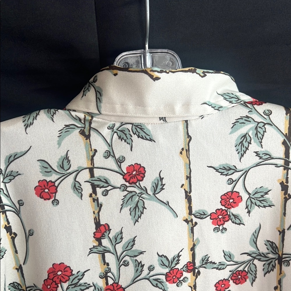 White and Red Casual Button Down Shirt with Floral Pattern - Picture 6 of 8